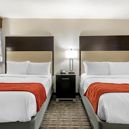 Comfort Inn & Suites Tigard Near Washington Square Экстерьер фото
